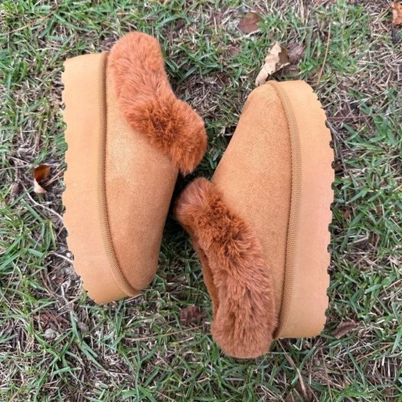 RELISTED Tazz-y Fur Slide On - Chestnut - Picture 5 of 9